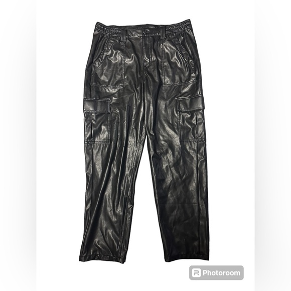 American Eagle Stretch High-Waisted Vegan Leather Straight Cargo Pant - Picture 6 of 6